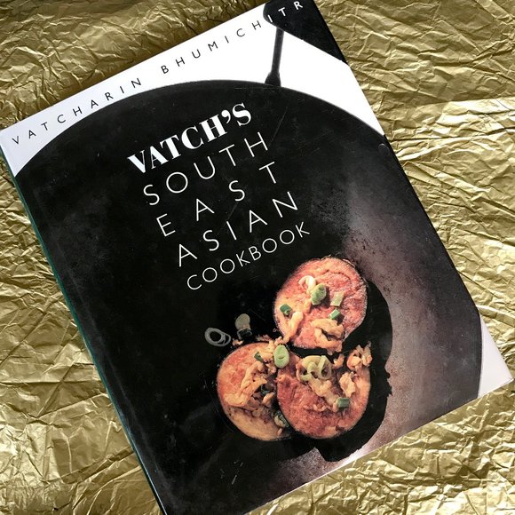 Vatch's South East Asian Cookbook by Vatcharin Bhumichitr - Picture 1 of 3